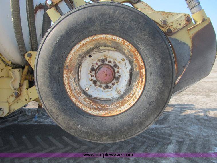 image for item B2825 Ag-Chem TerraGator 2505 floater