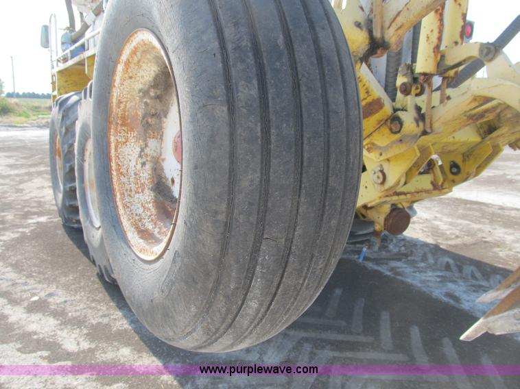 image for item B2825 Ag-Chem TerraGator 2505 floater