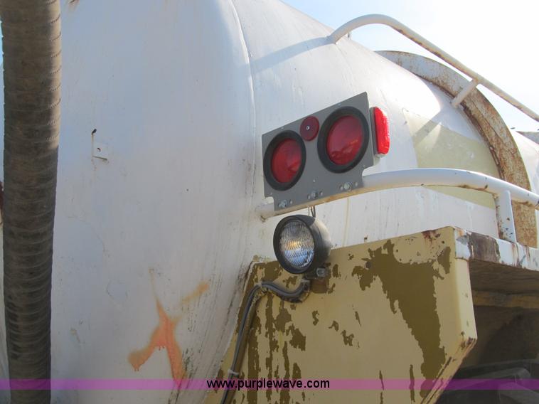 image for item B2825 Ag-Chem TerraGator 2505 floater