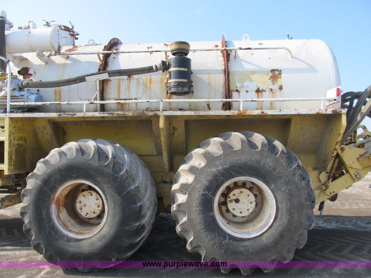 image for item B2825 Ag-Chem TerraGator 2505 floater