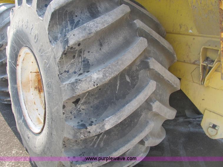 image for item B2825 Ag-Chem TerraGator 2505 floater