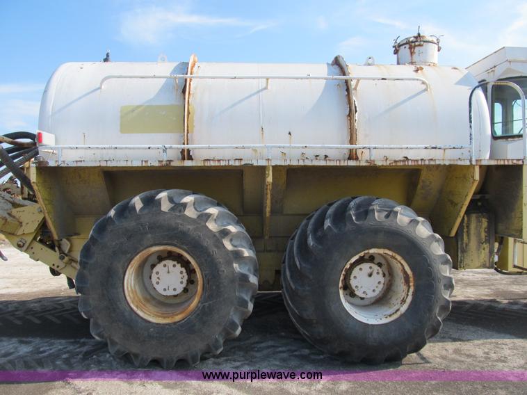 image for item B2825 Ag-Chem TerraGator 2505 floater