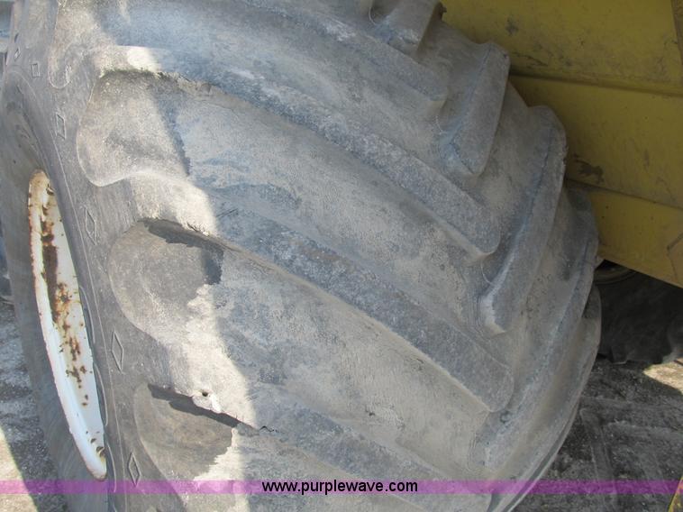 image for item B2825 Ag-Chem TerraGator 2505 floater