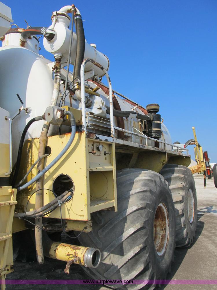 image for item B2825 Ag-Chem TerraGator 2505 floater