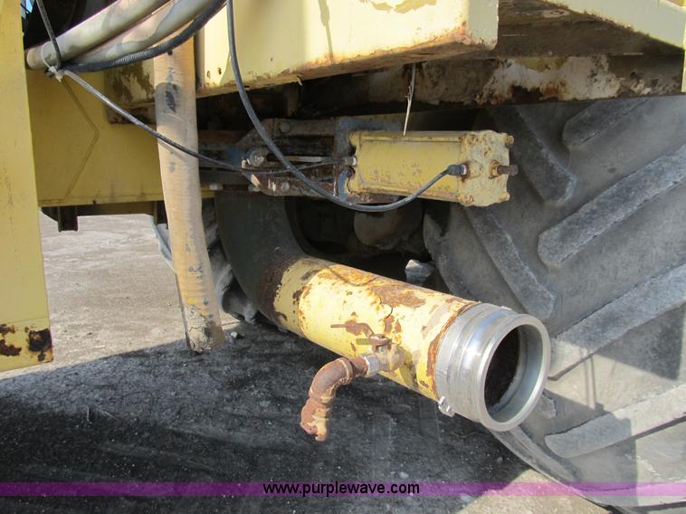 image for item B2825 Ag-Chem TerraGator 2505 floater