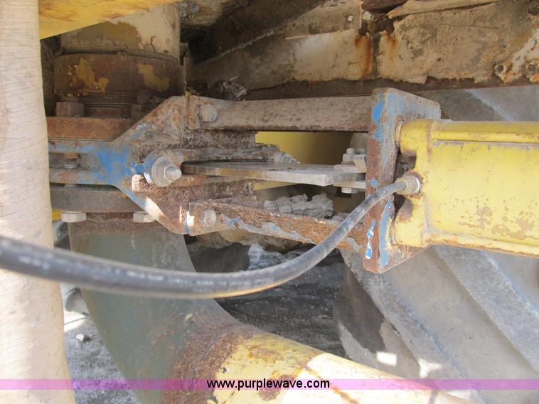 image for item B2825 Ag-Chem TerraGator 2505 floater