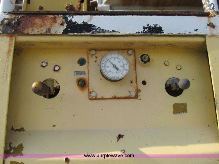 image for item B2825 Ag-Chem TerraGator 2505 floater