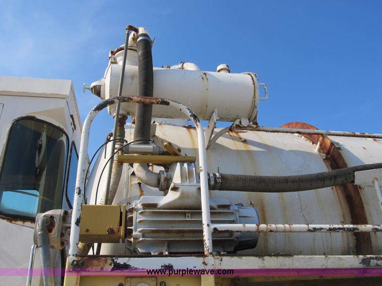 image for item B2825 Ag-Chem TerraGator 2505 floater