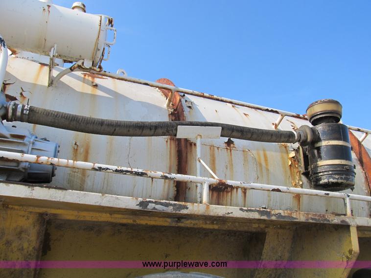 image for item B2825 Ag-Chem TerraGator 2505 floater