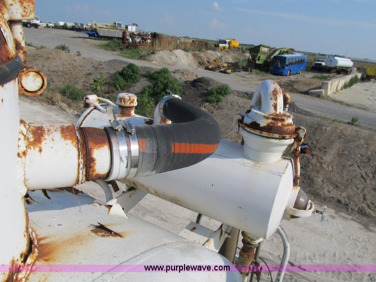 image for item B2825 Ag-Chem TerraGator 2505 floater