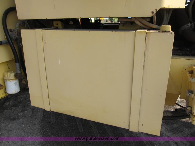 image for item B2825 Ag-Chem TerraGator 2505 floater