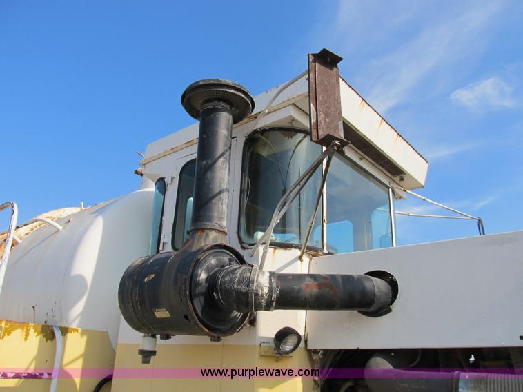 image for item B2825 Ag-Chem TerraGator 2505 floater