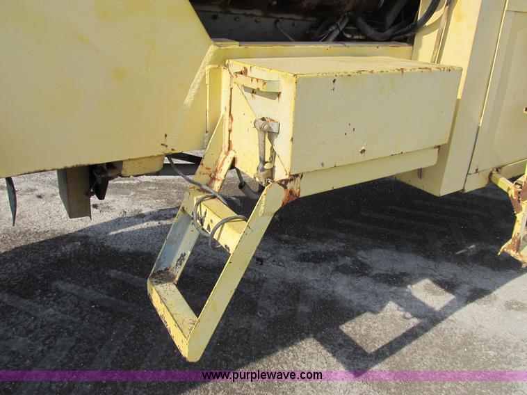 image for item B2825 Ag-Chem TerraGator 2505 floater