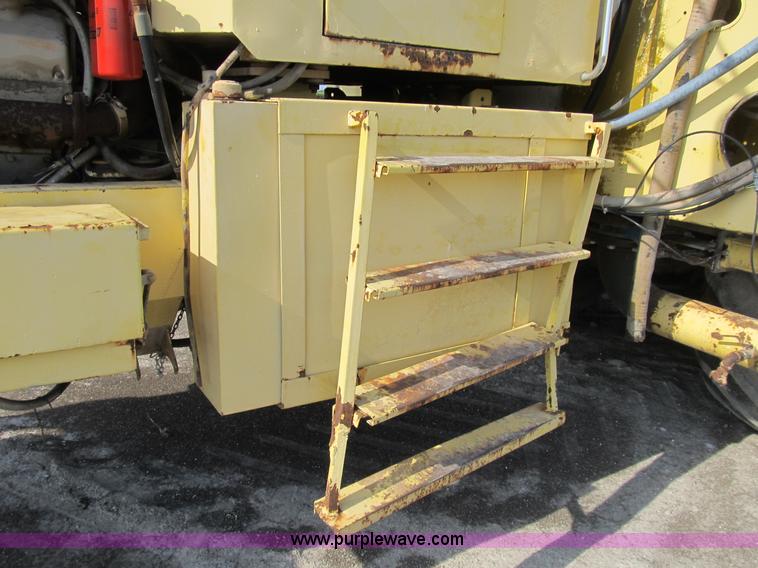 image for item B2825 Ag-Chem TerraGator 2505 floater