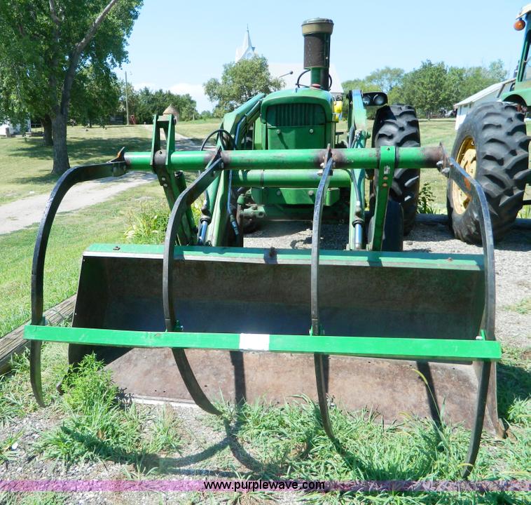 image for item B3821 1965 John Deere 4020 tractor