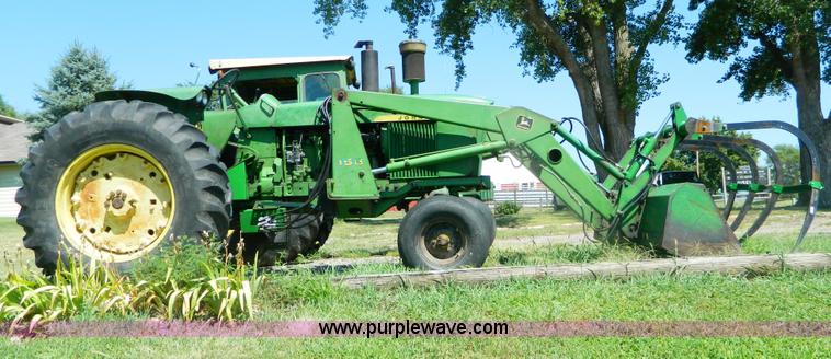 image for item B3821 1965 John Deere 4020 tractor