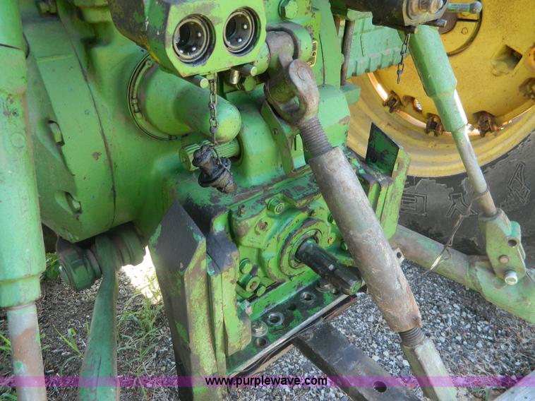 image for item B3822 1970 John Deere 4020 T213P tractor