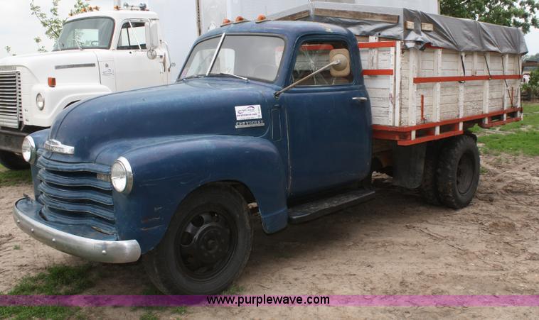 image for item B6651 1948 Chevrolet Thriftmaster grain truck