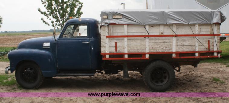 image for item B6651 1948 Chevrolet Thriftmaster grain truck