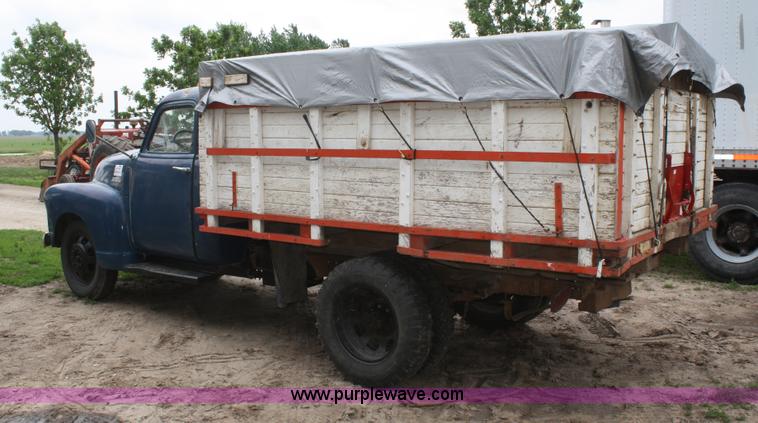 image for item B6651 1948 Chevrolet Thriftmaster grain truck