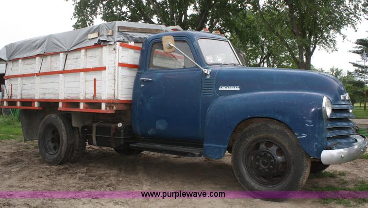image for item B6651 1948 Chevrolet Thriftmaster grain truck