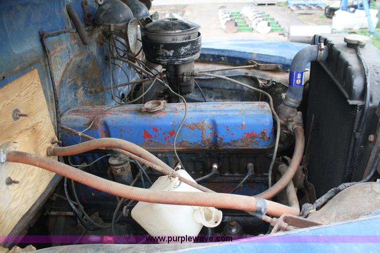 image for item B6651 1948 Chevrolet Thriftmaster grain truck