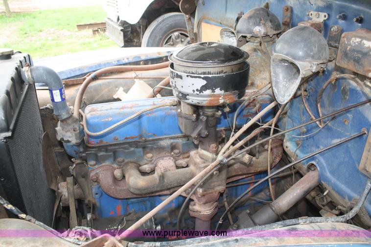 image for item B6651 1948 Chevrolet Thriftmaster grain truck