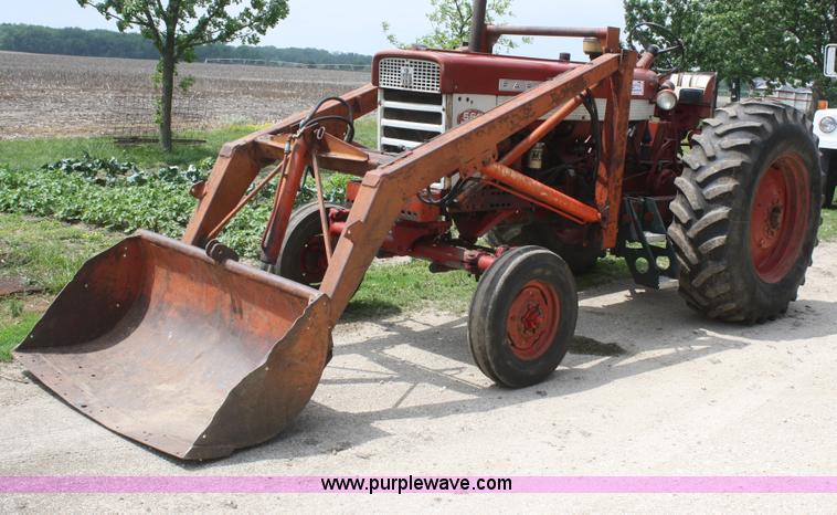 1962 Mccormick Farmall 560 Tractor In St Marys Ks Item B6655 Sold Purple Wave