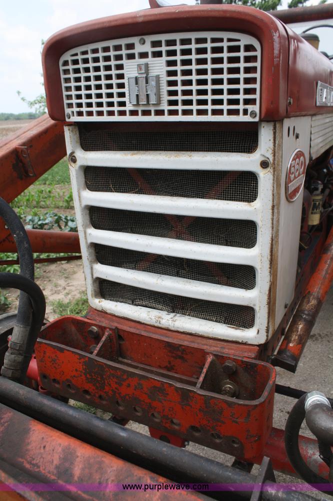 image for item B6655 1962 Mccormick Farmall 560 tractor