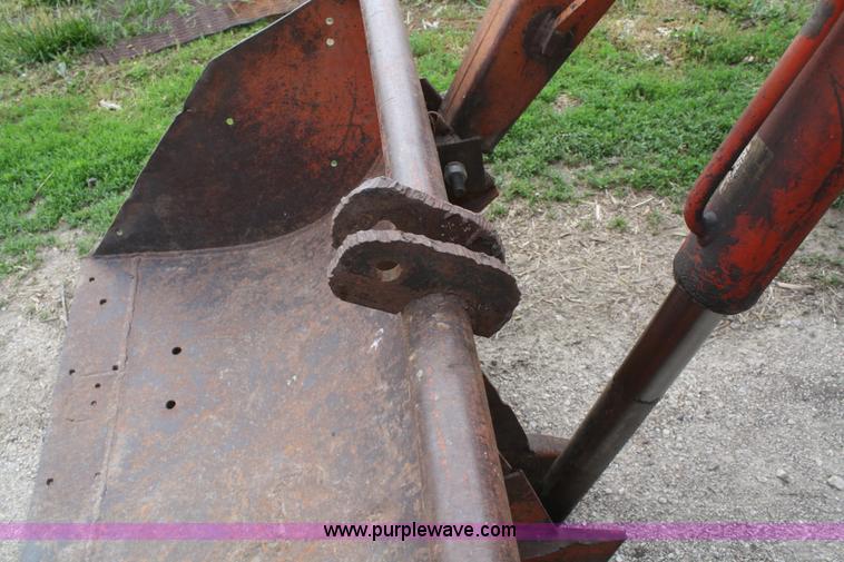 image for item B6655 1962 Mccormick Farmall 560 tractor
