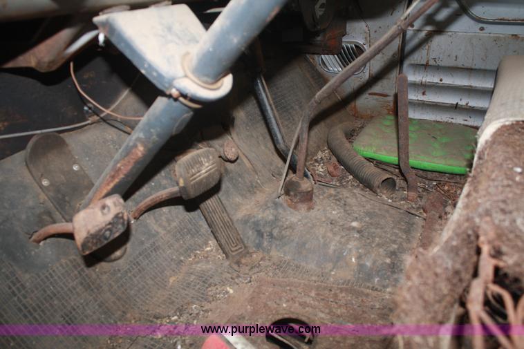 image for item B6932 1958 Chevrolet Viking 60 grain truck