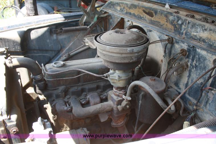 image for item B6932 1958 Chevrolet Viking 60 grain truck