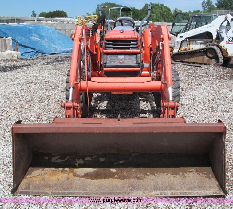 image for item C2463 2004 Kubota L4330 MFWD tractor