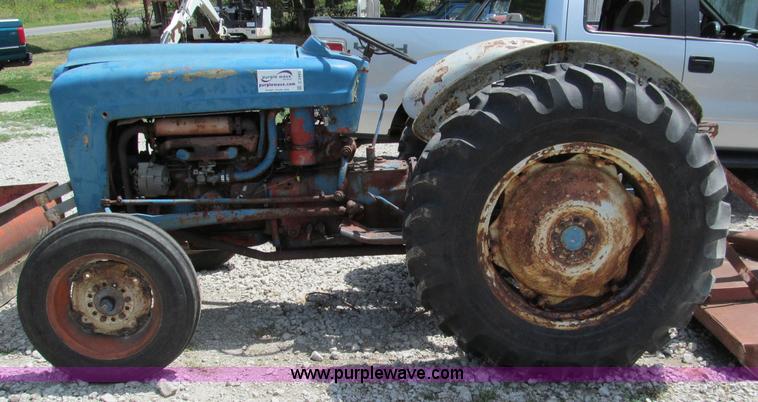 image for item C2483 Ford 860 tractor