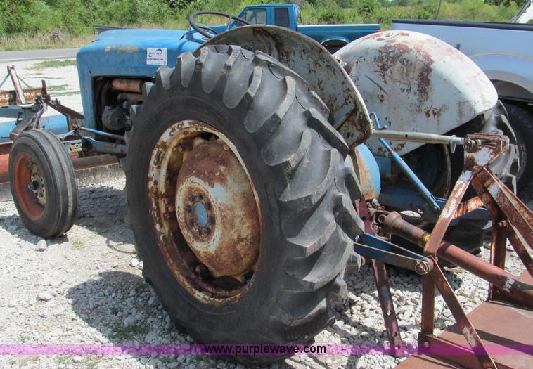 image for item C2483 Ford 860 tractor