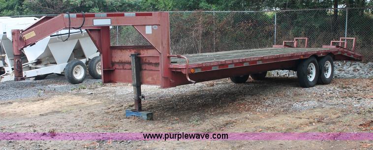 image for item C2623 1995 Wil-Ro 20' gooseneck trailer