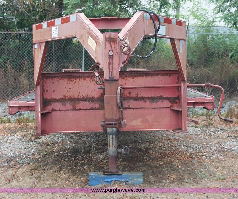 image for item C2623 1995 Wil-Ro 20' gooseneck trailer