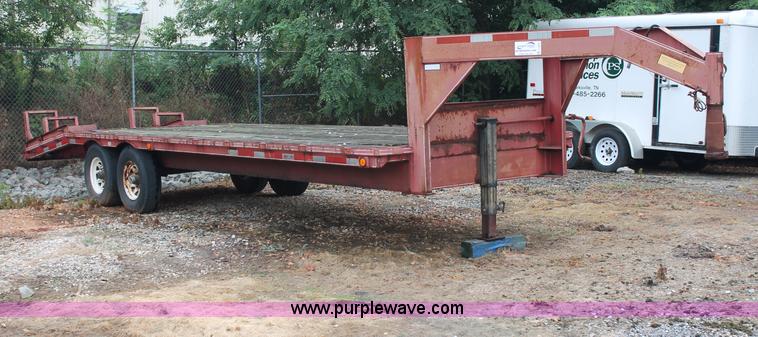 image for item C2623 1995 Wil-Ro 20' gooseneck trailer