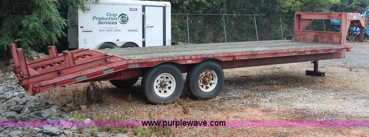 image for item C2623 1995 Wil-Ro 20' gooseneck trailer