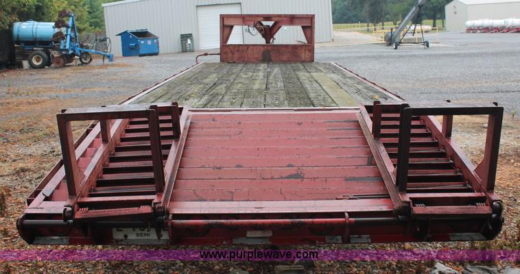 image for item C2623 1995 Wil-Ro 20' gooseneck trailer