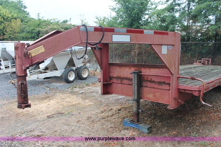 image for item C2623 1995 Wil-Ro 20' gooseneck trailer