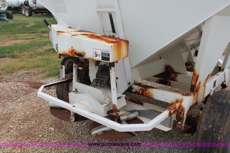 image for item C2624 Willmar Super 500 dry fertilizer spreader