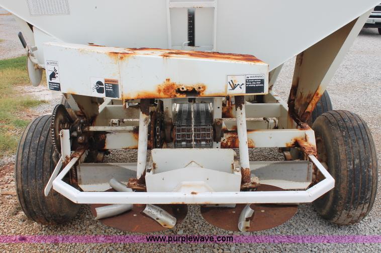 image for item C2624 Willmar Super 500 dry fertilizer spreader