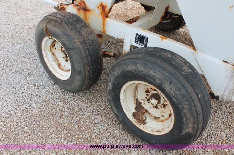 image for item C2624 Willmar Super 500 dry fertilizer spreader