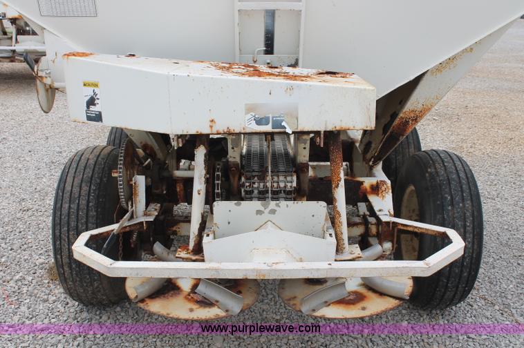 image for item C2625 Willmar Narrow Track 500 dry fertilizer spreader