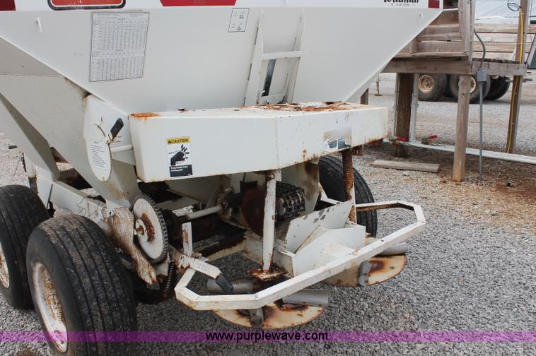 image for item C2625 Willmar Narrow Track 500 dry fertilizer spreader