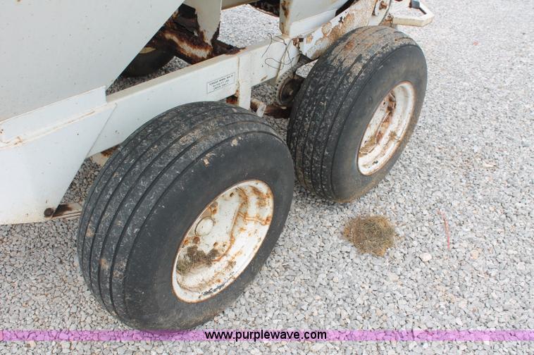 image for item C2625 Willmar Narrow Track 500 dry fertilizer spreader