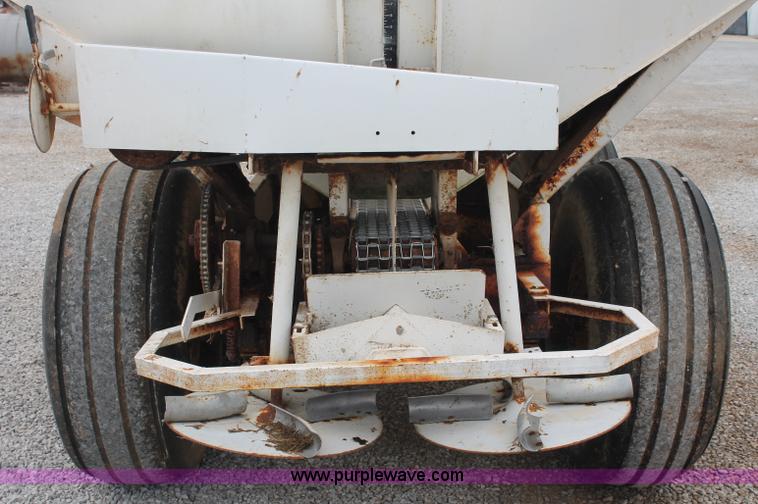 image for item C2626 Willmar Narrow Track 600 dry fertilizer spreader