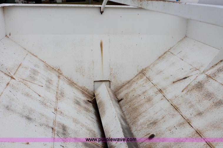 image for item C2626 Willmar Narrow Track 600 dry fertilizer spreader
