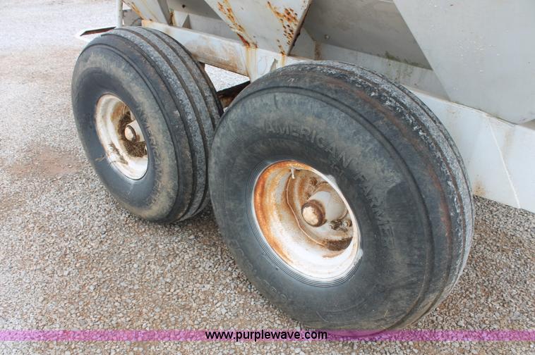 image for item C2626 Willmar Narrow Track 600 dry fertilizer spreader